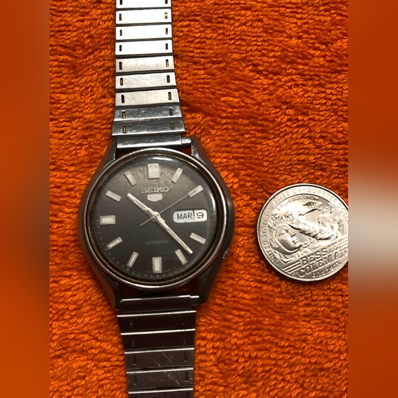 1983 Vintage Seiko 5 6309 8230 Automatic Watch BLACK DIAL DAYDATEa - Picture 2 of 14